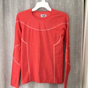 Athleta Embodiment long sleeve top Small